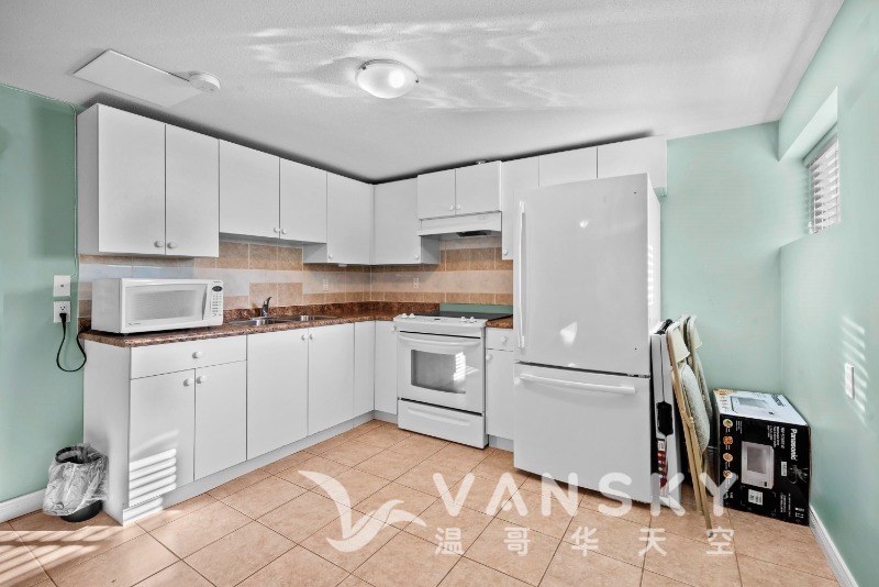 251130130217_Suite 1 Kitchen.jpg